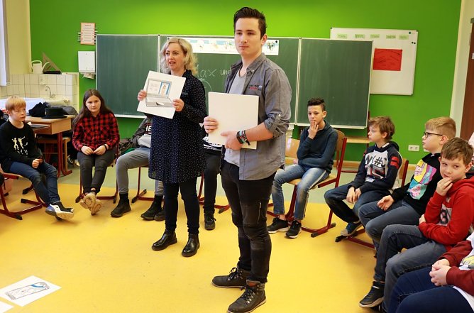 Handy-Workshop an der Petersberg-Schule (Foto: Pressestelle Landratsamt Nordhausen)