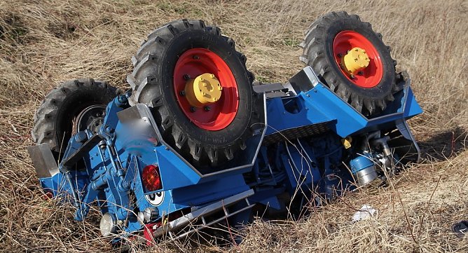 Traktorfahrer bei Unfall schwer verletzt (Foto: S. Dietzel) Traktorfahrer bei Unfall schwer verletzt (Foto: S. Dietzel)