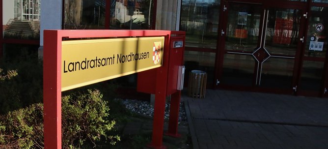 Das Landratsamt schickt eigene Ordnungsh&uuml;ter ins Feld (Foto: Angelo Glashagel)