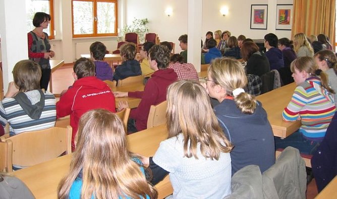 Debattiert (Foto: S. Meyer)