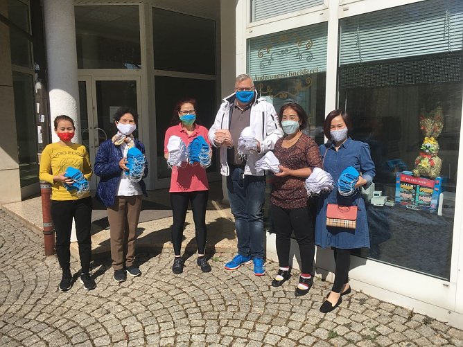 Ein Dankesch&ouml;n geht an die N&auml;herinnen, die auf eigene Kosten schon &uuml;ber 650 Masken gen&auml;ht und zum gr&ouml;&szlig;ten Teil auch verteilt haben (Foto: Heimatverein Salza)