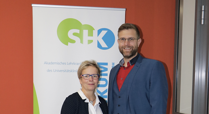 Mona Eisenschmidt und Mario Gie&szlig;ler (Foto: S&uuml;dharz Klinikum Nordhausen gGmbH)