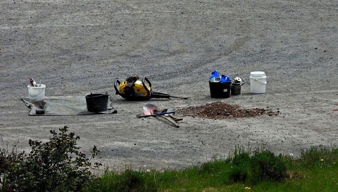 Vor einigen Tagen kam es auf dem Platz zu Baugrunduntersuchungen (Foto: Peter Blei)