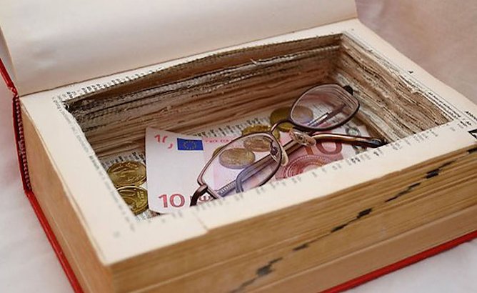 Schmuggelb&uuml;cher (Foto: F.Tuschy)