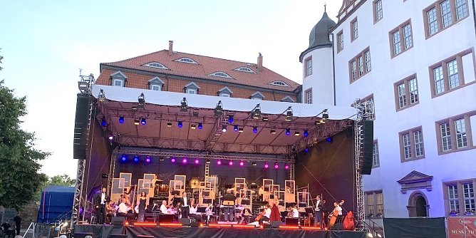 Nach dreieinhalb Monaten Zwangspause begeisterte das Loh-Orchester wieder sein Publikum (Foto: oas) Nach dreieinhalb Monaten Zwangspause begeisterte das Loh-Orchester wieder sein Publikum (Foto: oas)