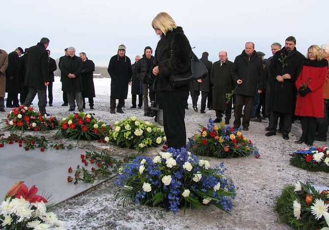 In Buchenwald gedacht (Foto: P. Grabe) In Buchenwald gedacht (Foto: P. Grabe)