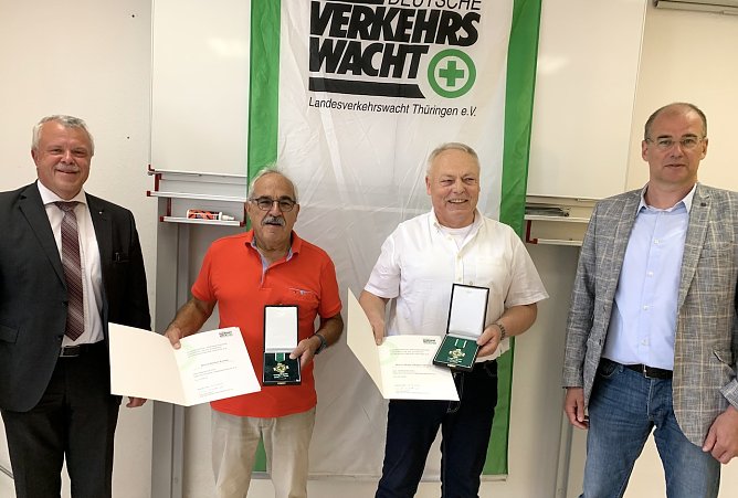 Hohe Auszeichnung für Rainer Kottek und Hans Jürgen Aksteiner heute Vormittag (Foto: oas) Hohe Auszeichnung für Rainer Kottek und Hans Jürgen Aksteiner heute Vormittag (Foto: oas)