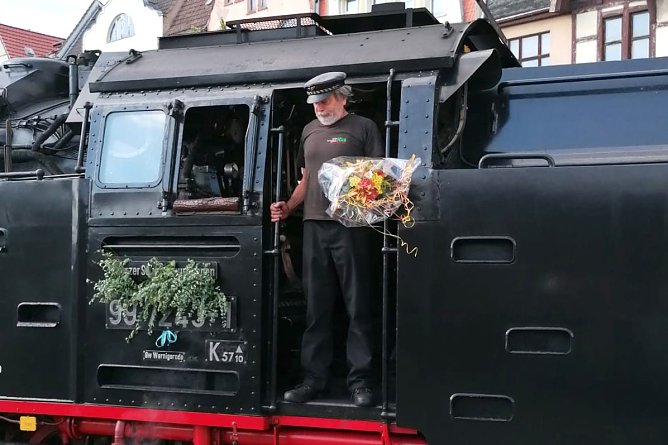 Dietmar Schüler an seinem Arbeitsplatz (Foto: D.Stoess) Dietmar Schüler an seinem Arbeitsplatz (Foto: D.Stoess)