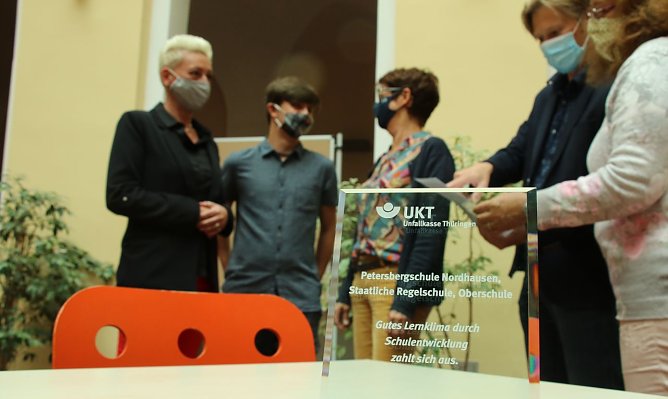 Gutes Lernklima durch Schulentwicklung - Petersbergschule wurde ausgezeichnet (Foto: agl)