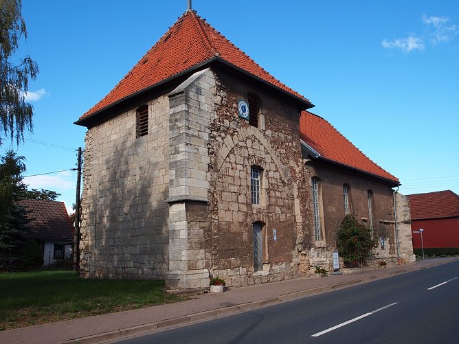 Die Kirche bleibt am Sonntag im Dorf, f&uuml;r die Pilger geht es zum Denkmalstag aber um Elende herum (Foto: Evangelischer Kirchenkreis S&uuml;dharz)