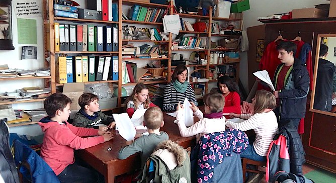 Basteln im Kinderkirchenladen (Foto: F.Tuschy)