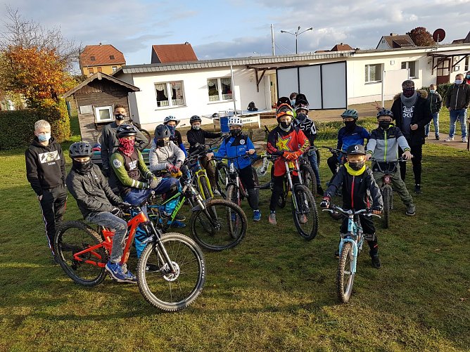 In Niedersachswerfen wurde mit dem 2. "Hometrail-Cup" die j&uuml;ngste Streckenerweiterung eingeweiht (Foto: Heiko Hieronymus)