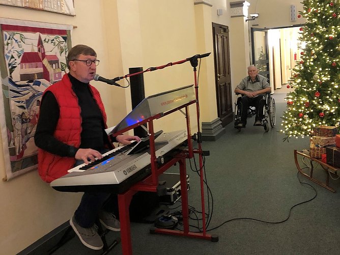 Musik in der Neanderklinik (Foto: Petra J&auml;ger)