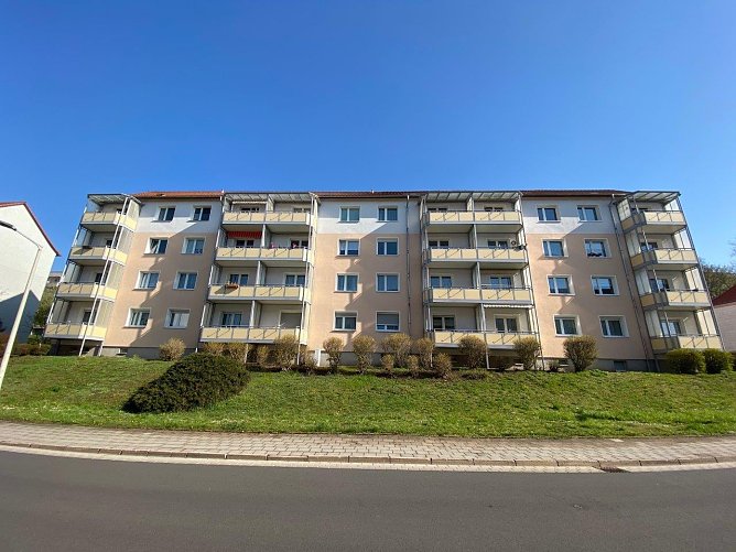 Gereinigte Fassade in der Sangerh&auml;user Stra&szlig;e (Foto: WBG S&uuml;dharz)