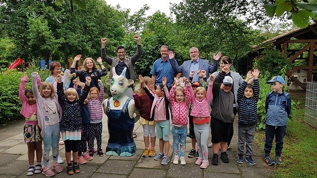 &Uuml;bergabe des Turnb&ouml;ckchens heute Vormittag (Foto: KSB)