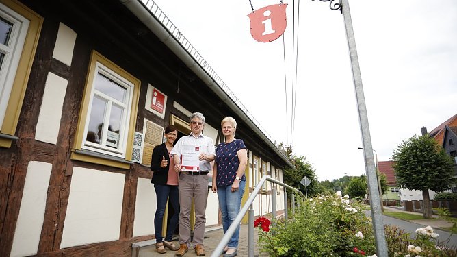 v.r.: Bettina Feyer, Dirk Erfurt, Diana Jaeger  (Foto: Tourist-Information Neustadt)