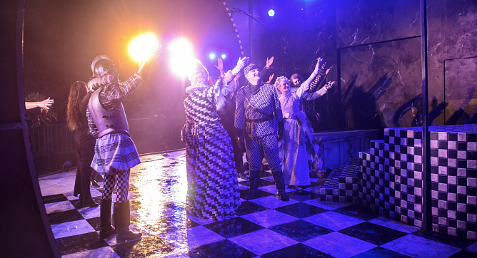 Auch die "Addams Family" kam bei den Schlossfestspielen gut an (Foto: Marco Kneise)