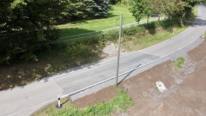 Von dem Erdfall bei R&uuml;digsdorf ist nach den Bauarbeiten nichts mehr zu sehen (Foto: Daniel Gei&szlig;ler)