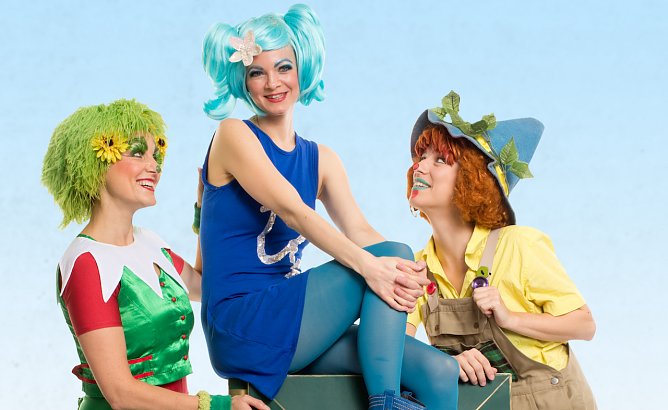 Der Traumzauberbaum und das blaue Ypsilon im Theater (Foto: Uwe Hauth) Der Traumzauberbaum und das blaue Ypsilon im Theater (Foto: Uwe Hauth)