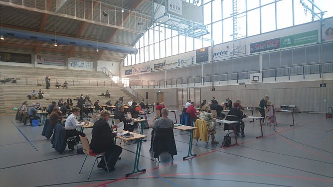 Live Ticker aus der Wiedigsburg (Foto: agl) Live Ticker aus der Wiedigsburg (Foto: agl)