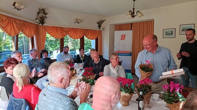 Die CDU ehrte im Sonneneck ihre Jubilare (Foto: CDU Kreisverband Nordhausen) Die CDU ehrte im Sonneneck ihre Jubilare (Foto: CDU Kreisverband Nordhausen)