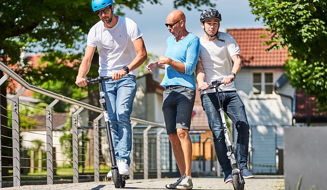 E-Scooter-Fahrer sind laut Umfrage besonders r&uuml;cksichtslos (Foto: ADAC/Rasmus Kaessmann)