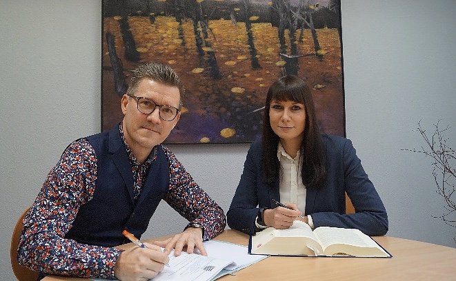 H&auml;lt die Verweigerung einer Lohnfortzahlung Ungeimpfter den bestehenden Gesetzen stand? (Foto: Koch&Boikat)