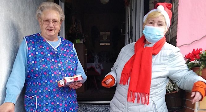 Überraschung durch den Heimatverein (Foto: G.Zeitler) Überraschung durch den Heimatverein (Foto: G.Zeitler)