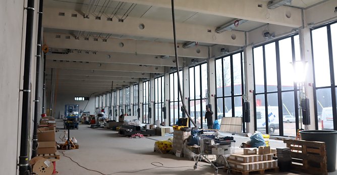Der Innenausbau der neuen Feuerwache schreitet voran (Foto: L.Fischer) Der Innenausbau der neuen Feuerwache schreitet voran (Foto: L.Fischer)