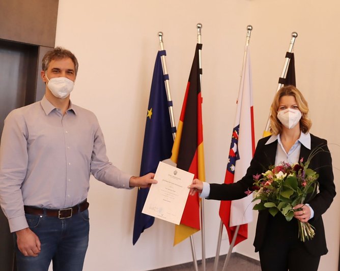 Ernennung von Alexandra Rieger, Nordhausens neue hauptamtliche Beigeordnete und B&uuml;rgermeisterin, durch Oberb&uuml;rgermeister Kai Buchmann (Foto: Stadtverwaltung Nordhausen)