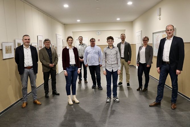 An einem Tisch (Foto: F&ouml;rderverein)