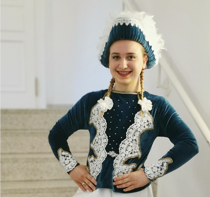 Tanzmariechen Leni Pawlak wird im Erfurter Kaisersaal tanzen (Foto: M. Henning) Tanzmariechen Leni Pawlak wird im Erfurter Kaisersaal tanzen (Foto: M. Henning)