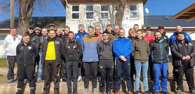 Der Nordth&uuml;ringer Kreisfussballausschuss (NTKFA) bildete jetzt 25 neue Teamleiter aus (Foto: Silvio Beer)