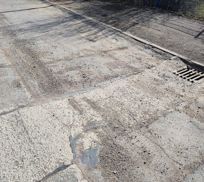 Zusammengeflickte Kleiststra&szlig;e nach den Bauarbeiten (Foto: privat)