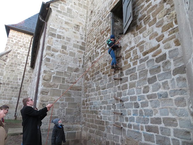 Turmkletterei beim KILA (Foto: Frank Tuschy) Turmkletterei beim KILA (Foto: Frank Tuschy)