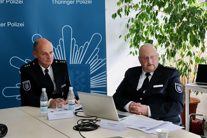 Polizeichef Matthias Bollenbach und der Leiter des Bereichs Verkehr, Jens B&ouml;nisch bei der Vorstellung der Unfallstatistik (Foto: agl)