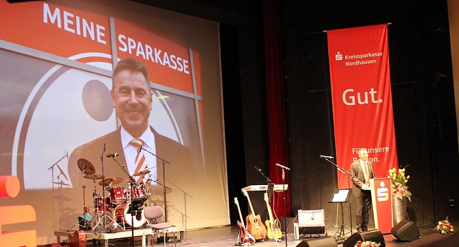 Wolfgang Asche bedankt sich (Foto: Eva Maria Wiegand)