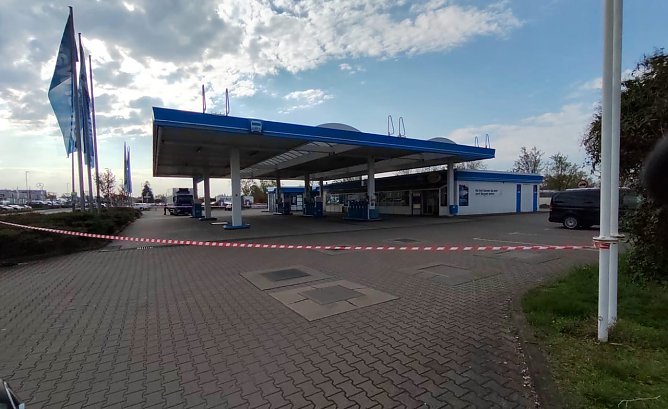 Geschlossen war heute Morgen die Aral-Tankstelle in der Halleschen Stra&szlig;e, was zu einigen Verwirrungen f&uuml;hrte (Foto: C.Wilhelm)