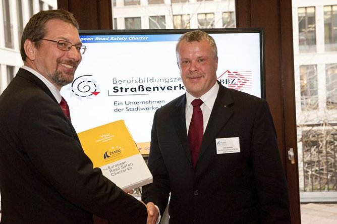 Unterschrieben (Foto: BBZ)