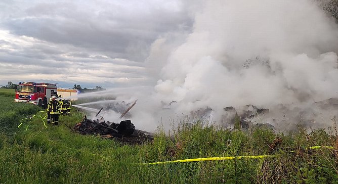 Gr&uuml;nabfall bei Schiedungen brannte  (Foto: Feuerwehr)