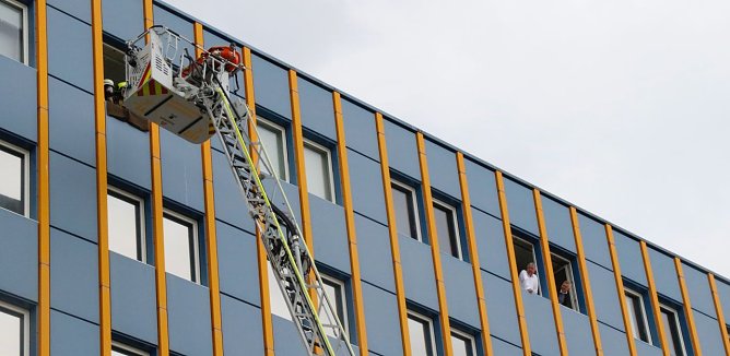 Auf dem Schachtbaugel&auml;nde fand heute eine Gro&szlig;&uuml;bung von Feuerwehr und Rettungskr&auml;ften statt (Foto: agl)