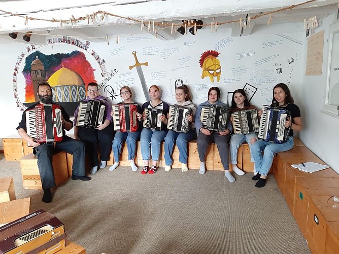 Die neuen Akkordeons im KILA (Foto: Frank Tuschy)