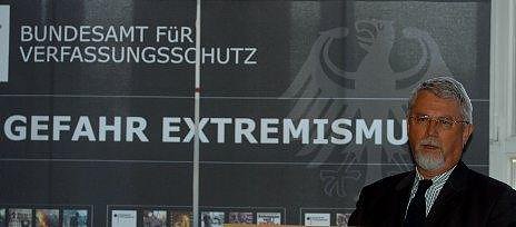 Ausstellung er&ouml;ffnet (Foto: Wiethoff)