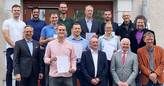Übergabe der Zertifikate heute an der Hochschule Nordhausen (Foto: Prof. Dr.-Ing. Frank Wiese) Übergabe der Zertifikate heute an der Hochschule Nordhausen (Foto: Prof. Dr.-Ing. Frank Wiese)