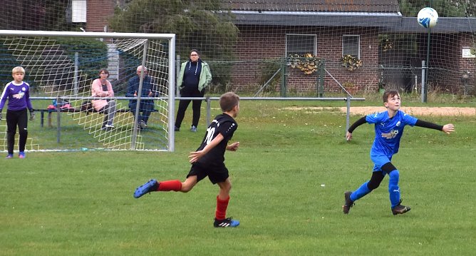 Wacker E 1 ist eine Pokalrunde weiter (Foto: Martina Nebelung) Wacker E 1 ist eine Pokalrunde weiter (Foto: Martina Nebelung)