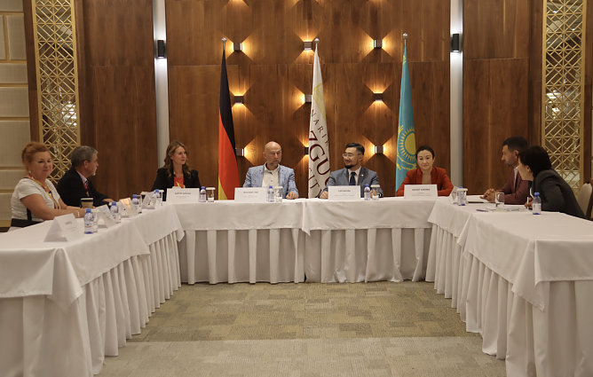 Nordhäuser Frauenunion zu Gast in Kasachstan (Foto: Beanke Juch) Nordhäuser Frauenunion zu Gast in Kasachstan (Foto: Beanke Juch)