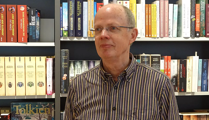 Dietrich Rose inmitten seiner geliebten Bücher (Foto: privat) Dietrich Rose inmitten seiner geliebten Bücher (Foto: privat)