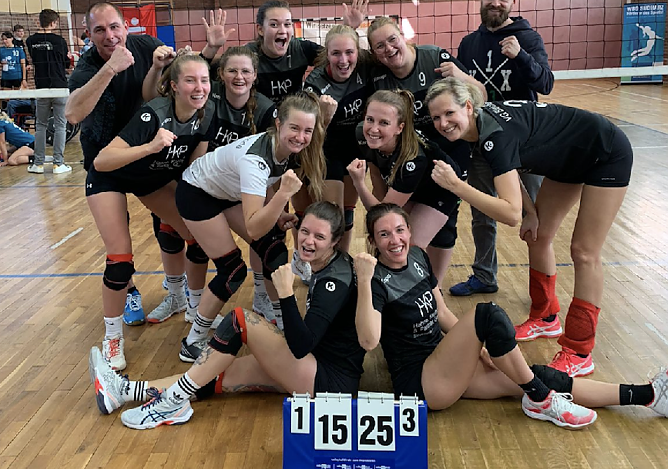 Fröhliche Derbysiegerinnen aus Bleicherode (Foto: Andre Kretzschmar) Fröhliche Derbysiegerinnen aus Bleicherode (Foto: Andre Kretzschmar)