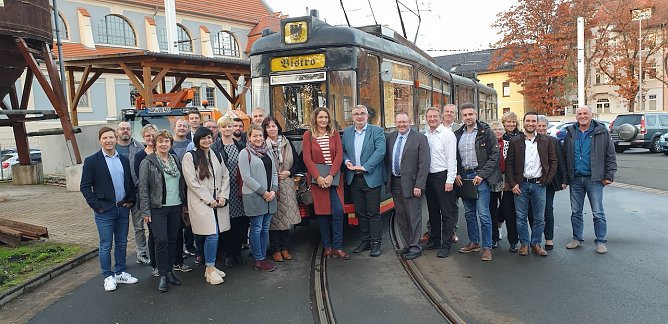Treffen im Stra&szlig;enbahndepot (Foto: FAV)