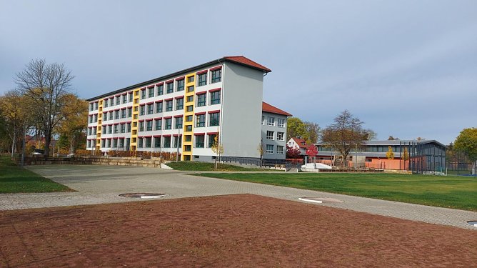 Die Regelschule samt Sporthalle (Foto: Stadt Ellrich) Die Regelschule samt Sporthalle (Foto: Stadt Ellrich)